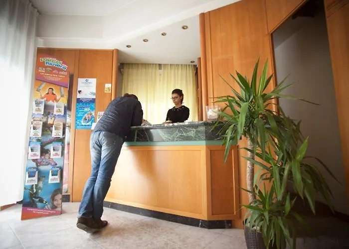 Отель Marina Bay 3*