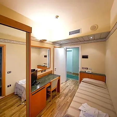 Hotel Marina Bay 3*