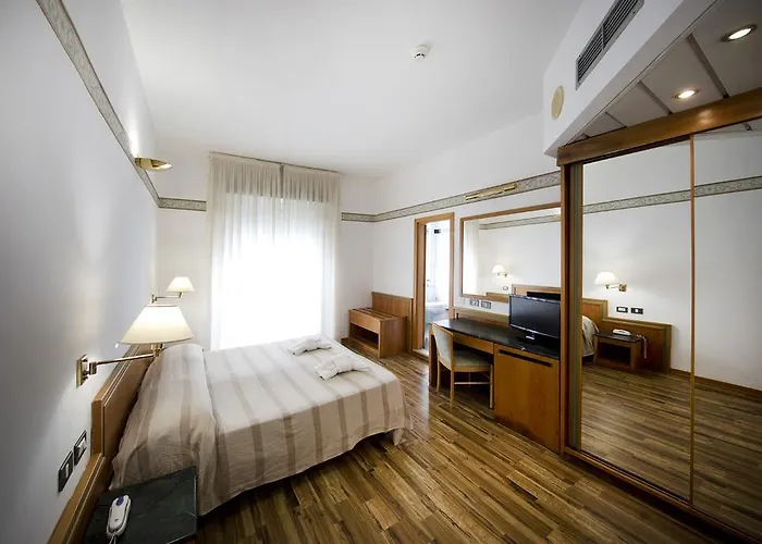 Marina Bay Otel 3*