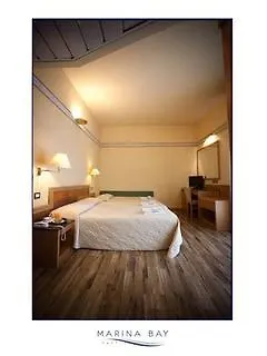 Marina Bay 3*